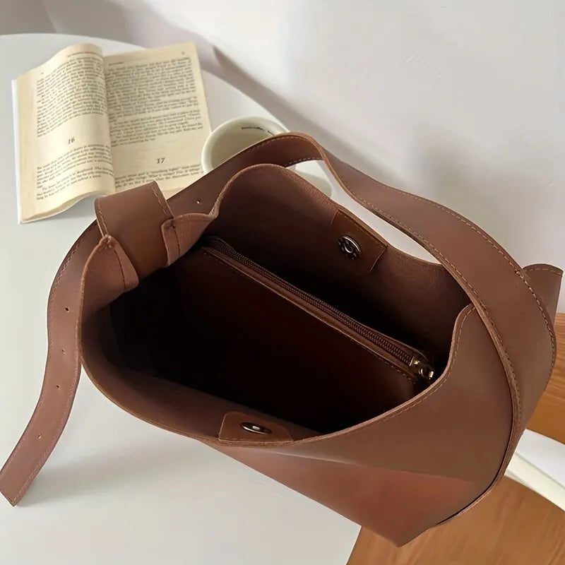 Elegant Messenger Bag Callista