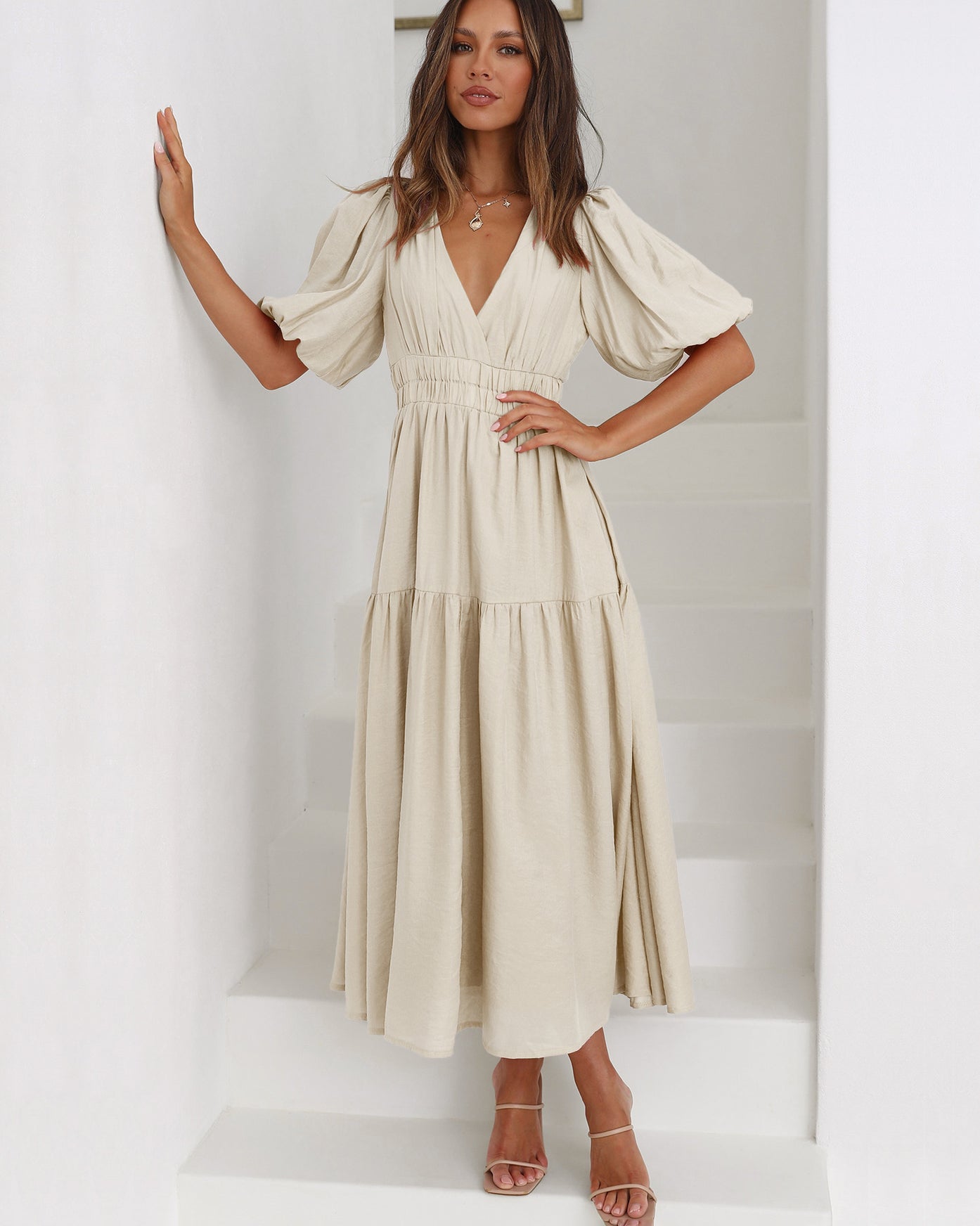 Catalina | Vestido con escote en V y mangas abullonadas