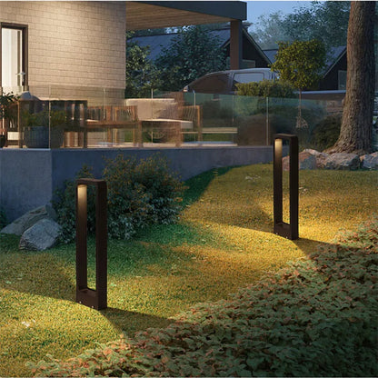 Luz de camino exterior con marco negro moderno
