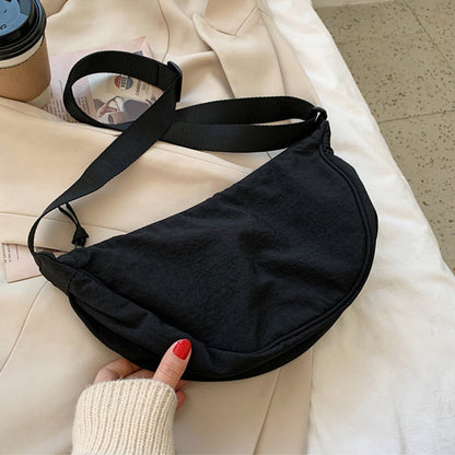 Kinnaya - Bolsa en forma de media luna