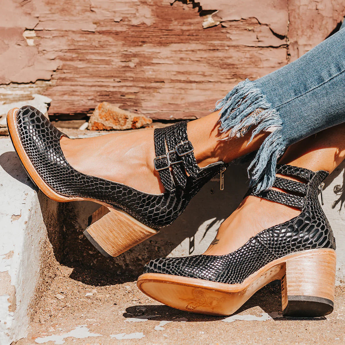 Natalia | Sandalias de cuña con tiras elegantes