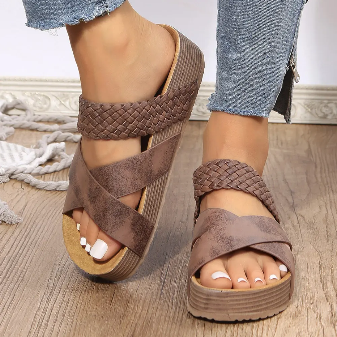 Nova – Sandali slip-on in pelle PU
