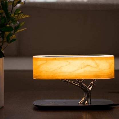 Lámpara de mesa moderna de madera con carga inalámbrica