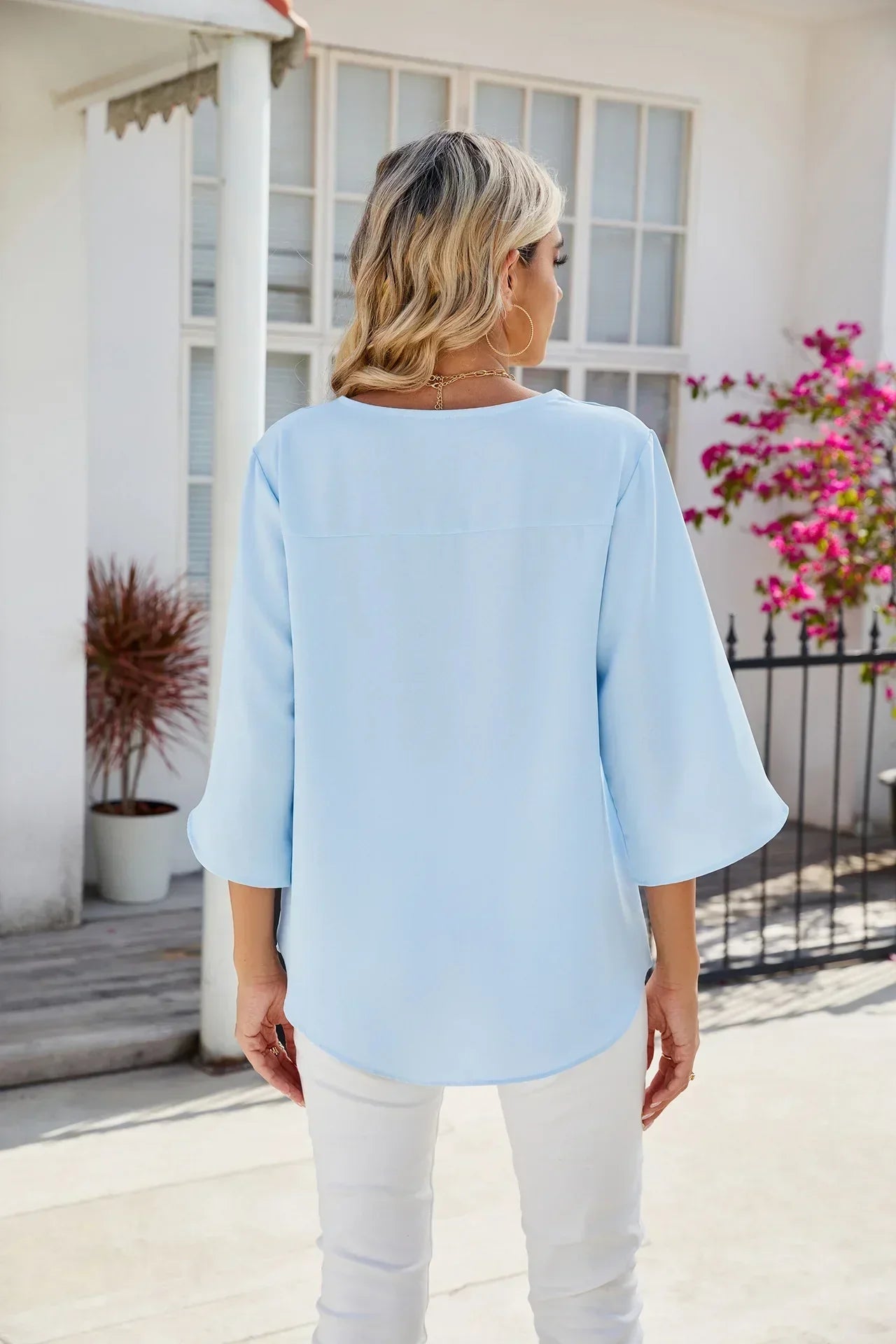 Zara - Top atemporal con escote en V