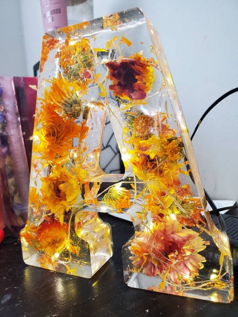 Lámpara Nocturna Floral Hecha a Mano para un Ambiente Soñador
