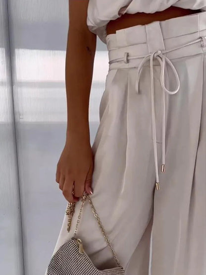 Conjunto femenino con pantalones de pierna ancha | Elegancia estilizada para ocasiones especiales