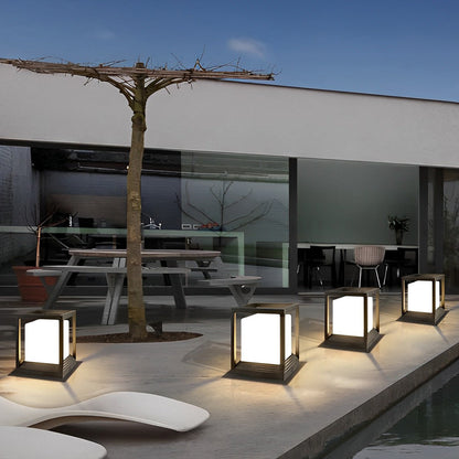 Linterna LED solar para exteriores de aluminio negro