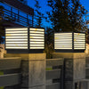 Luz solar de poste para exteriores Farol moderno negro