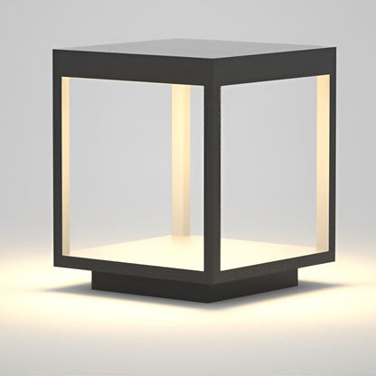 Luz solar de poste para exteriores con marco negro moderno