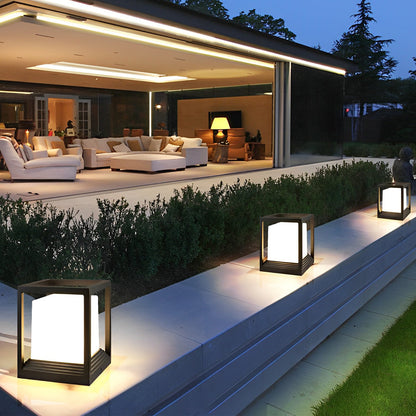 Linterna LED solar para exteriores de aluminio negro