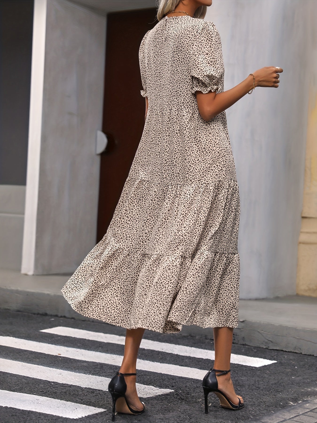 Harriet - Vestido casual de cuello redondo con detalle de volantes