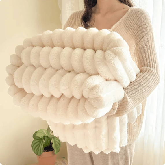 Ultra-Soft Fluffy Blanket – Cozy Thick Plush Comforter for All-Season Warmth