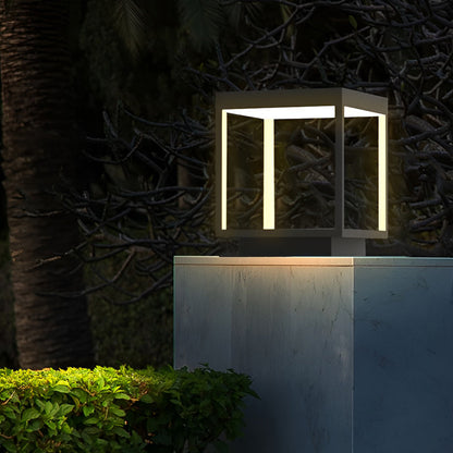 Luz solar de poste para exteriores con marco negro moderno