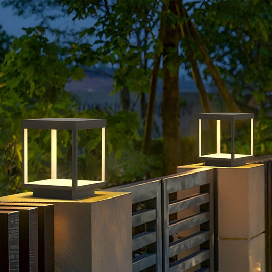 Luz solar de poste para exteriores con marco negro moderno