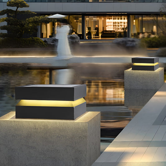 Luz de poste LED solar exterior negra moderna