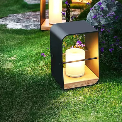 Lámpara de suelo exterior de metal con luz LED solar