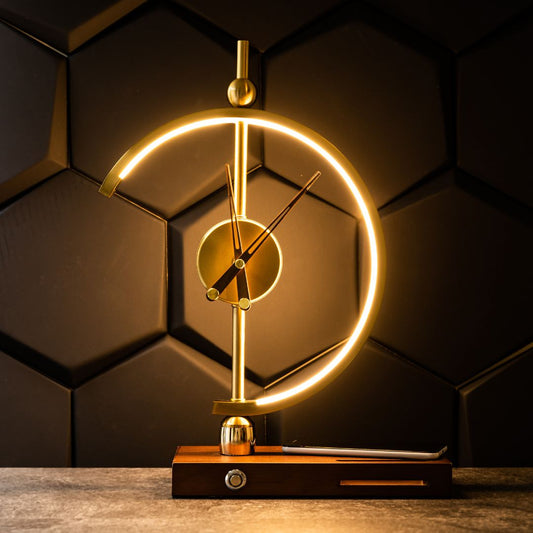 Lámpara de escritorio LED moderna con cargador inalámbrico