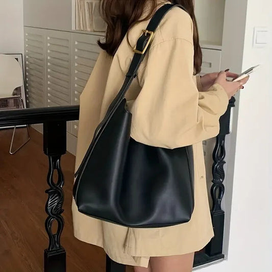 Elegant Messenger Bag Callista