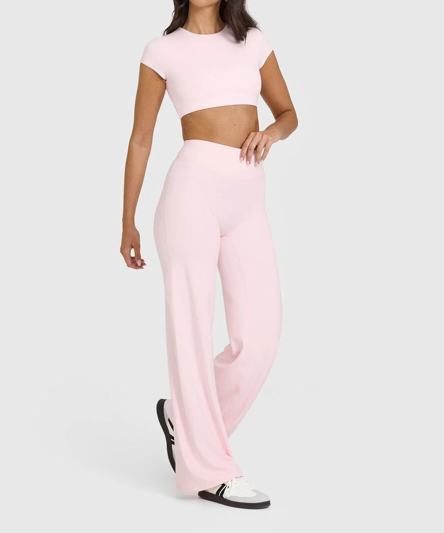 FlowFit Elite - Look Effortlessly Chic While Feeling Cloud-Soft