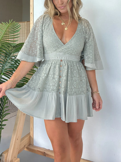 Mono vestido de crochet de encaje
