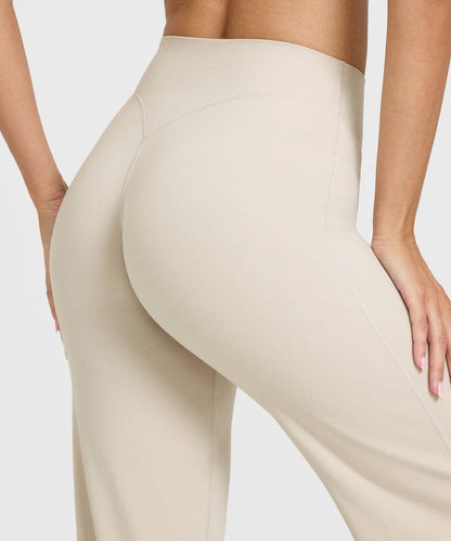 FlowFit Elite - Look Effortlessly Chic While Feeling Cloud-Soft