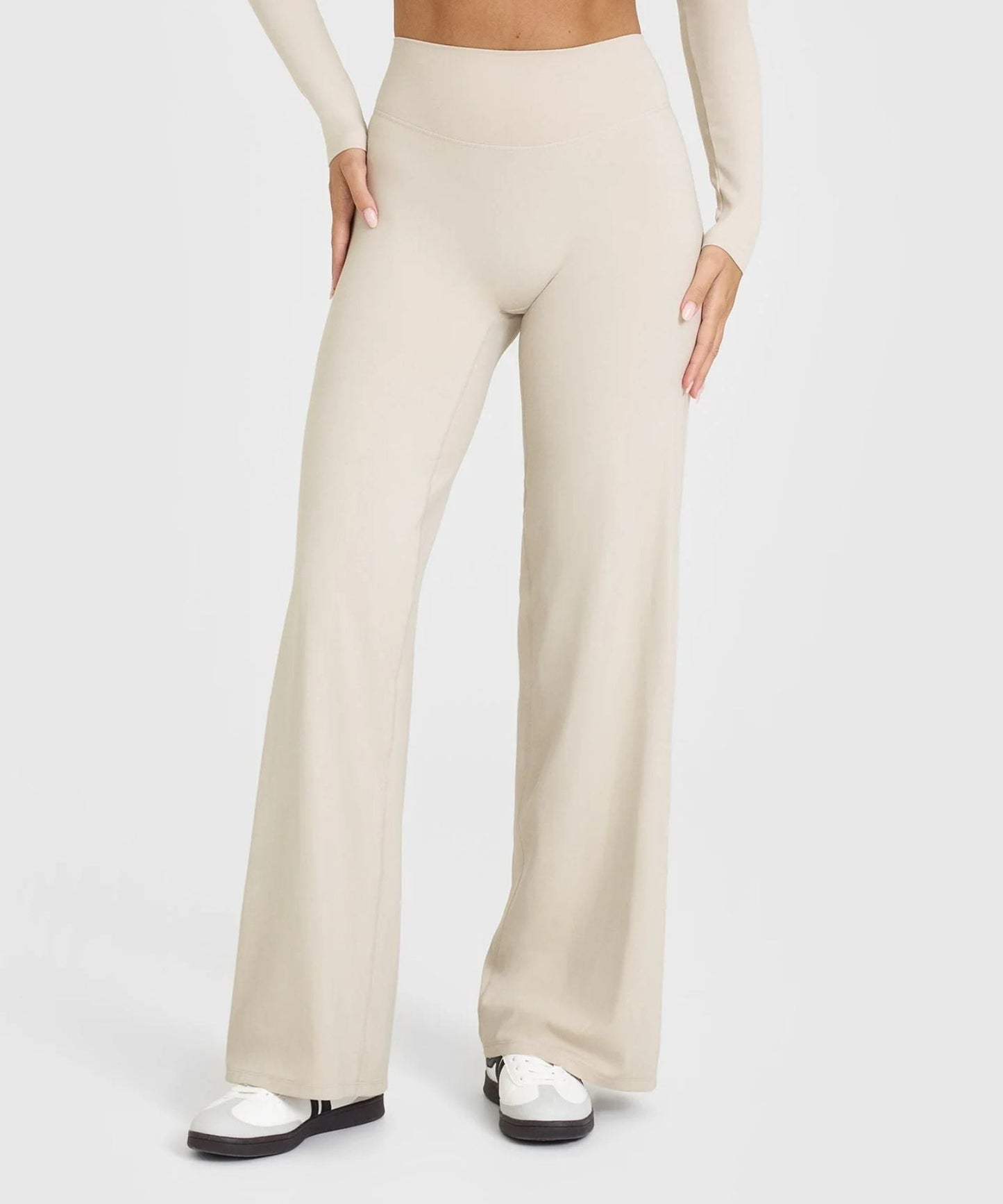 FlowFit Elite - Look Effortlessly Chic While Feeling Cloud-Soft