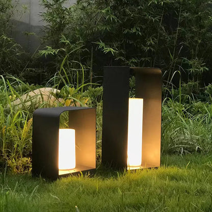 Lámpara de suelo exterior de metal con luz LED solar