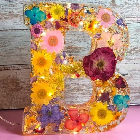 Lámpara Nocturna Floral Hecha a Mano para un Ambiente Soñador