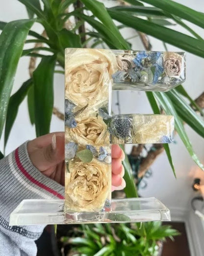 Lámpara Nocturna Floral Hecha a Mano para un Ambiente Soñador