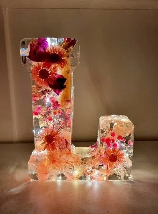 Lámpara Nocturna Floral Hecha a Mano para un Ambiente Soñador