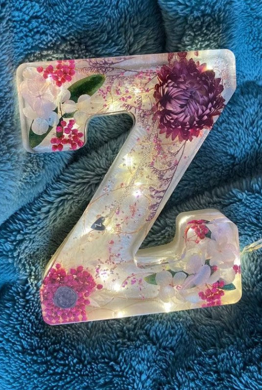 Lámpara Nocturna Floral Hecha a Mano para un Ambiente Soñador
