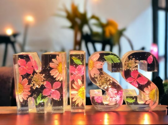 Lámpara Nocturna Floral Hecha a Mano para un Ambiente Soñador