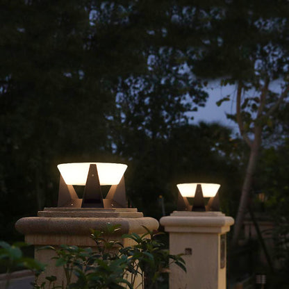 Luz solar LED para jardín exterior con marco de hierro