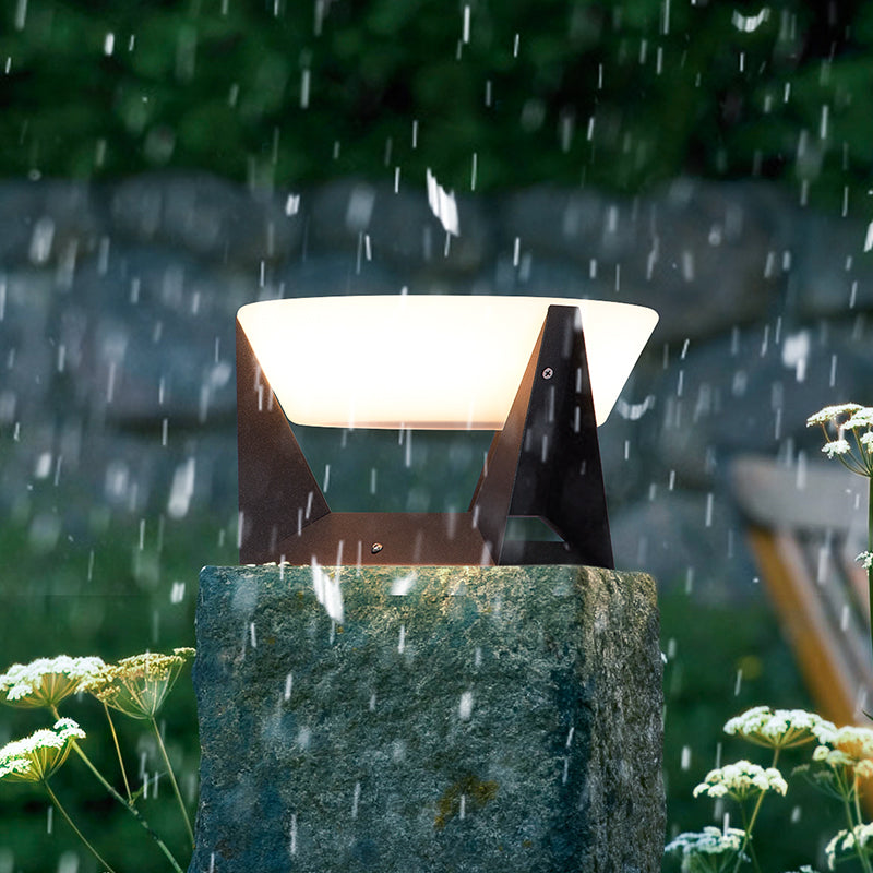 Luz solar LED para jardín exterior con marco de hierro