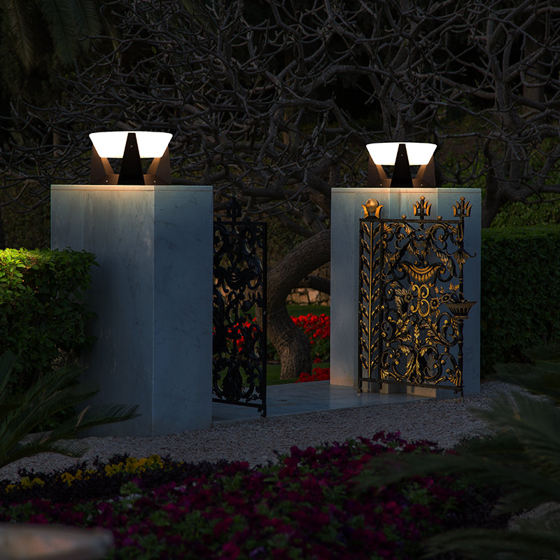 Luz solar LED para jardín exterior con marco de hierro