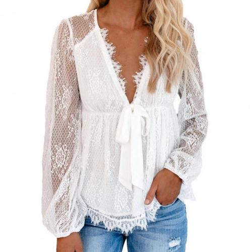 Joisse | Hermosa Blusa de Encaje con Escote en V Profundo