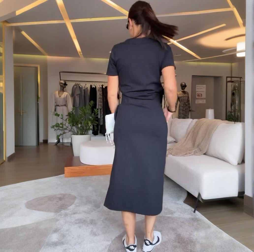 Aria™ | Top e gonna casual con scollo a V