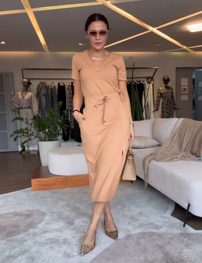 Aria™ | Top e gonna casual con scollo a V