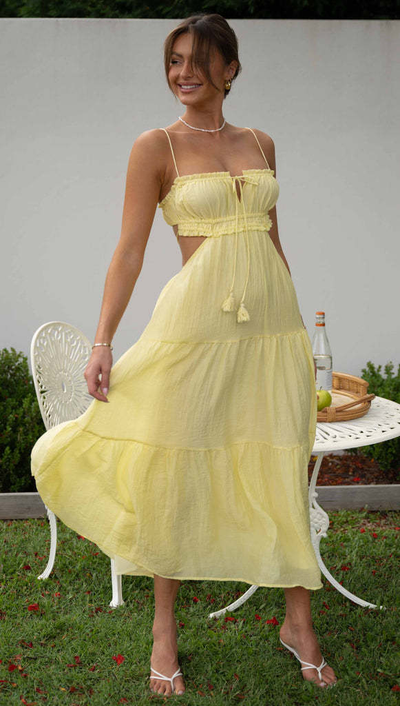 Vestido de gran vuelo con cuello en V, sin mangas, color sólido y costuras