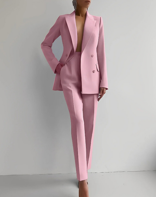 Completo elegante e raffinato su misura per donna