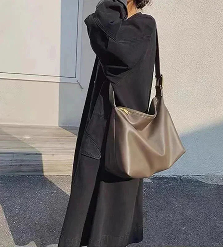 LuxSoft | Bolso de Hombro de Cuero Suave y Elegante