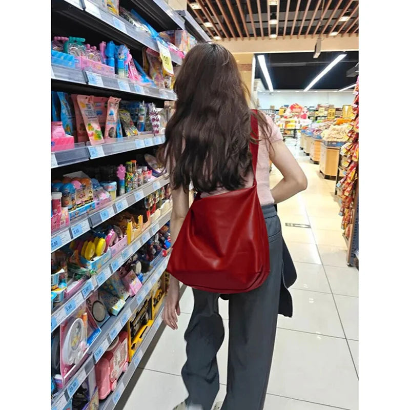 LuxSoft | Bolso de Hombro de Cuero Suave y Elegante
