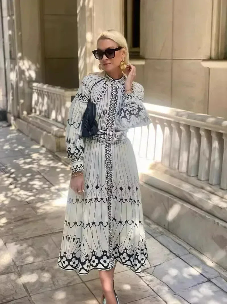 Mirabel - Vestido línea A con estampado retro elegante