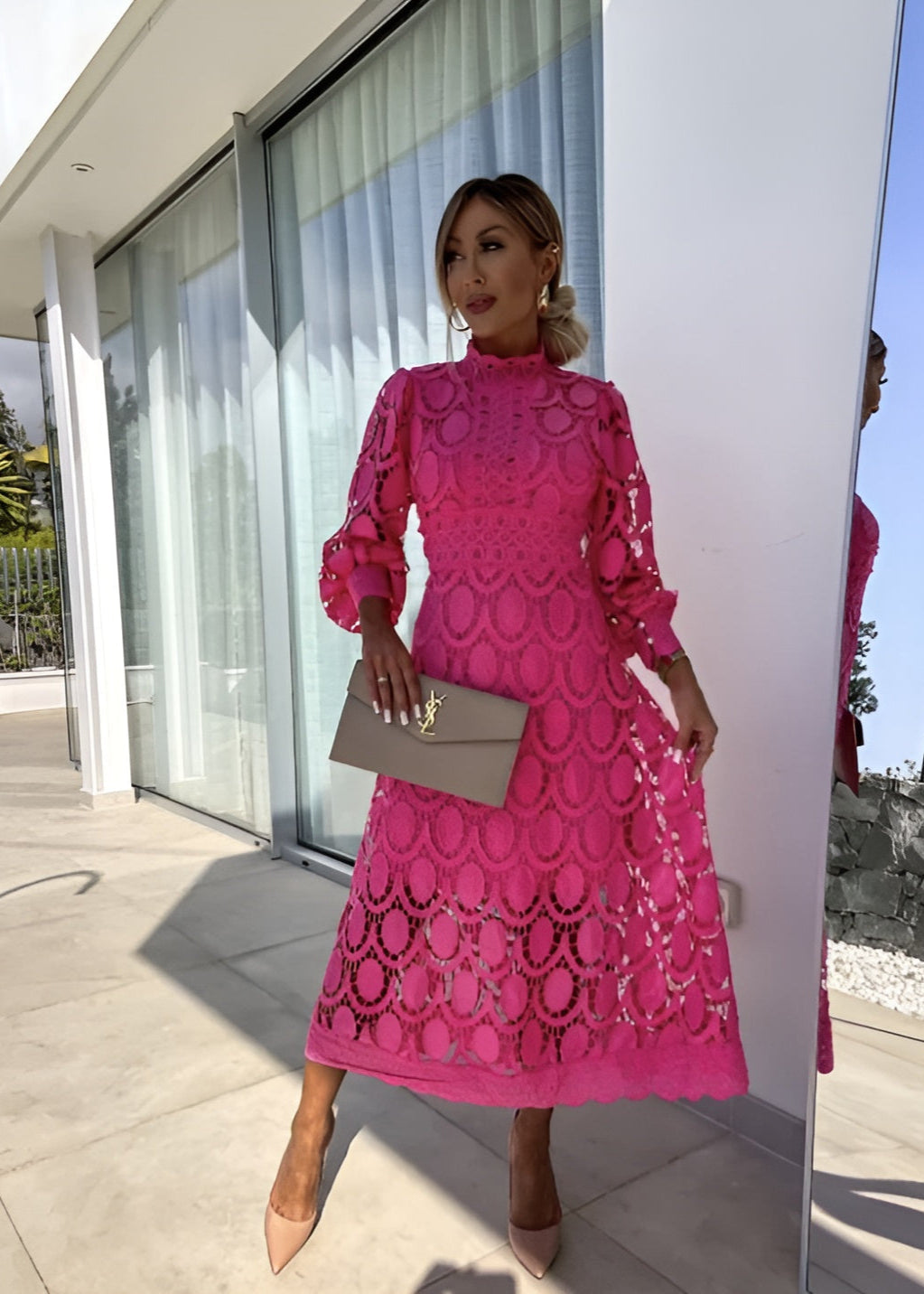 Lennon - Vestido Largo para Mujer con Cuello Alto y Diseño Calado
