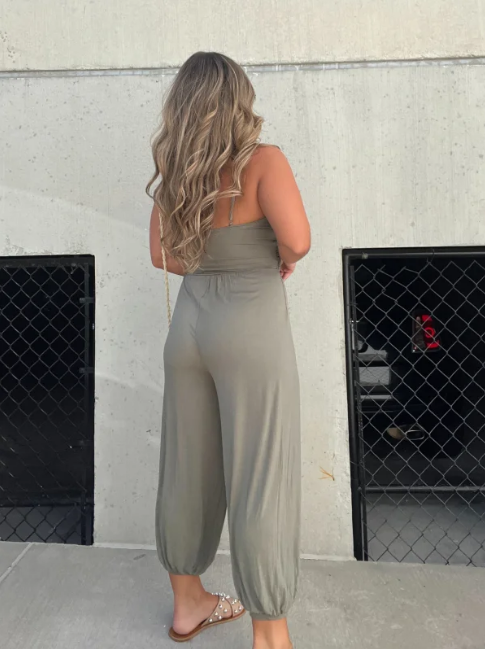 Tasia Elegant Women's Jumpsuit with V-Neck and Drawstring, Comfortable for Spring Days