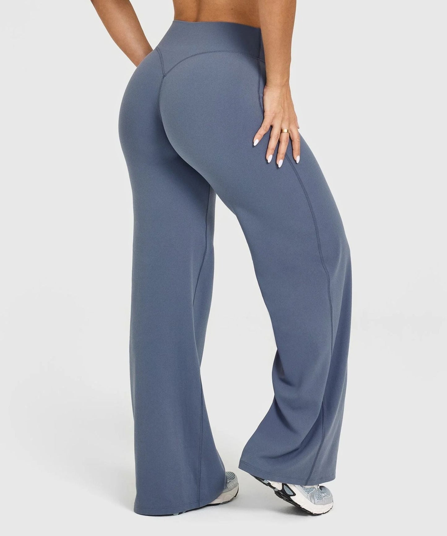 FlowFit Elite - Look Effortlessly Chic While Feeling Cloud-Soft