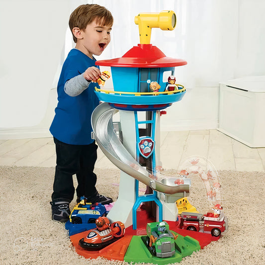 Juego infantil con coches y pista de tobogán
