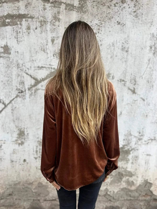 Lyn | Blusa de Terciopelo Clásica