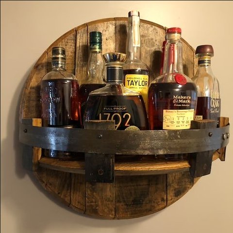 Estante de Pared de Roble Rústico para Botellas de Whisky