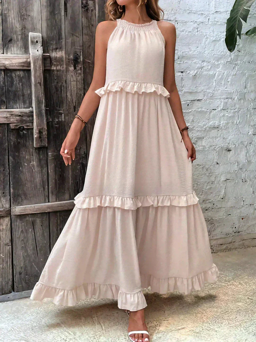 Delilah - Vestido elegante con cuello halter y ribete de volantes